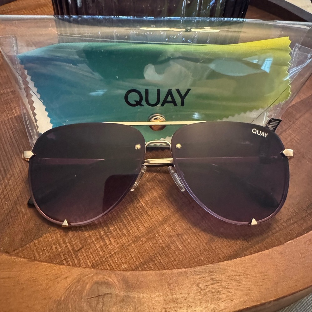 Quay Australia high key mini Black Aviator Sunglasses